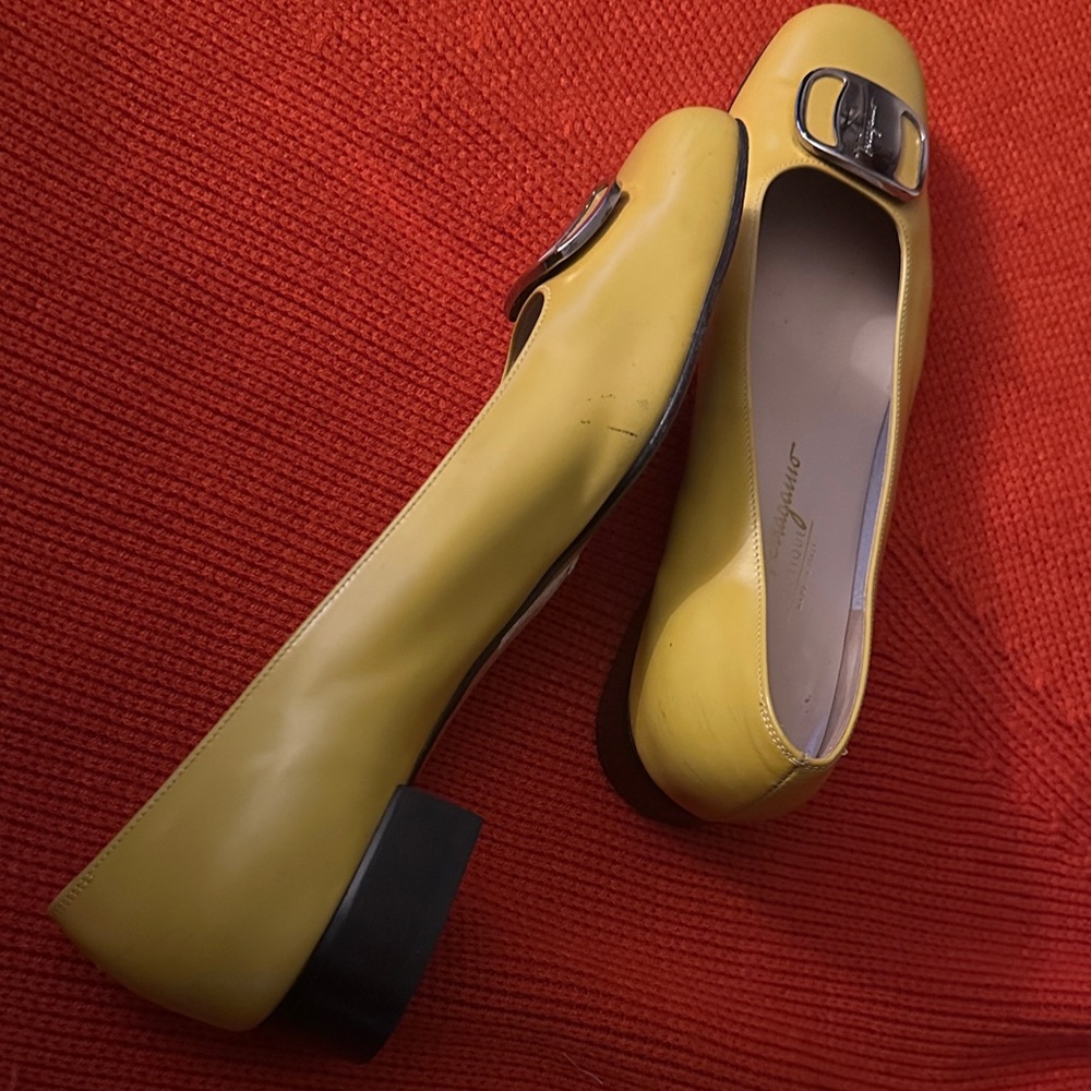 Salvatore Ferragamo Yellow Flats with Gold Buckle - Picture 9 of 12